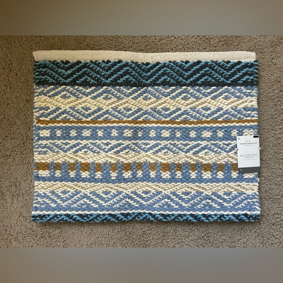 NWT Handwoven Accent Rug - Picture 2 of 3